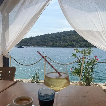 Villa Ocean Breeze By The Sea With Pool Zaglavice