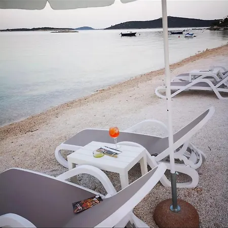 Villa Ocean Breeze By The Sea With Pool Zaglavice